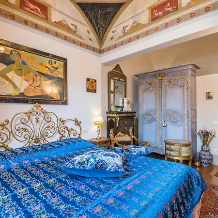 Apartment Curtatone *